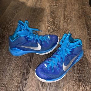 woman’s nike basketball shoes